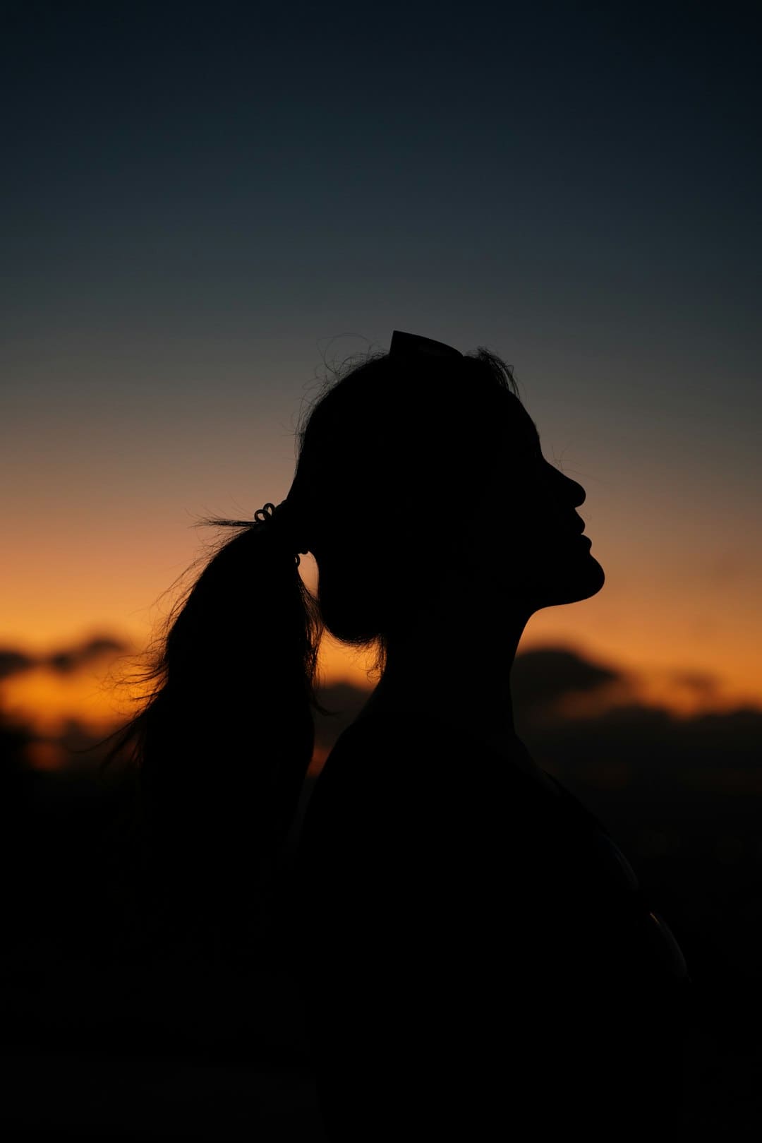 葛夕晒出与留几手的离婚证：现在独身无新欢可触摸